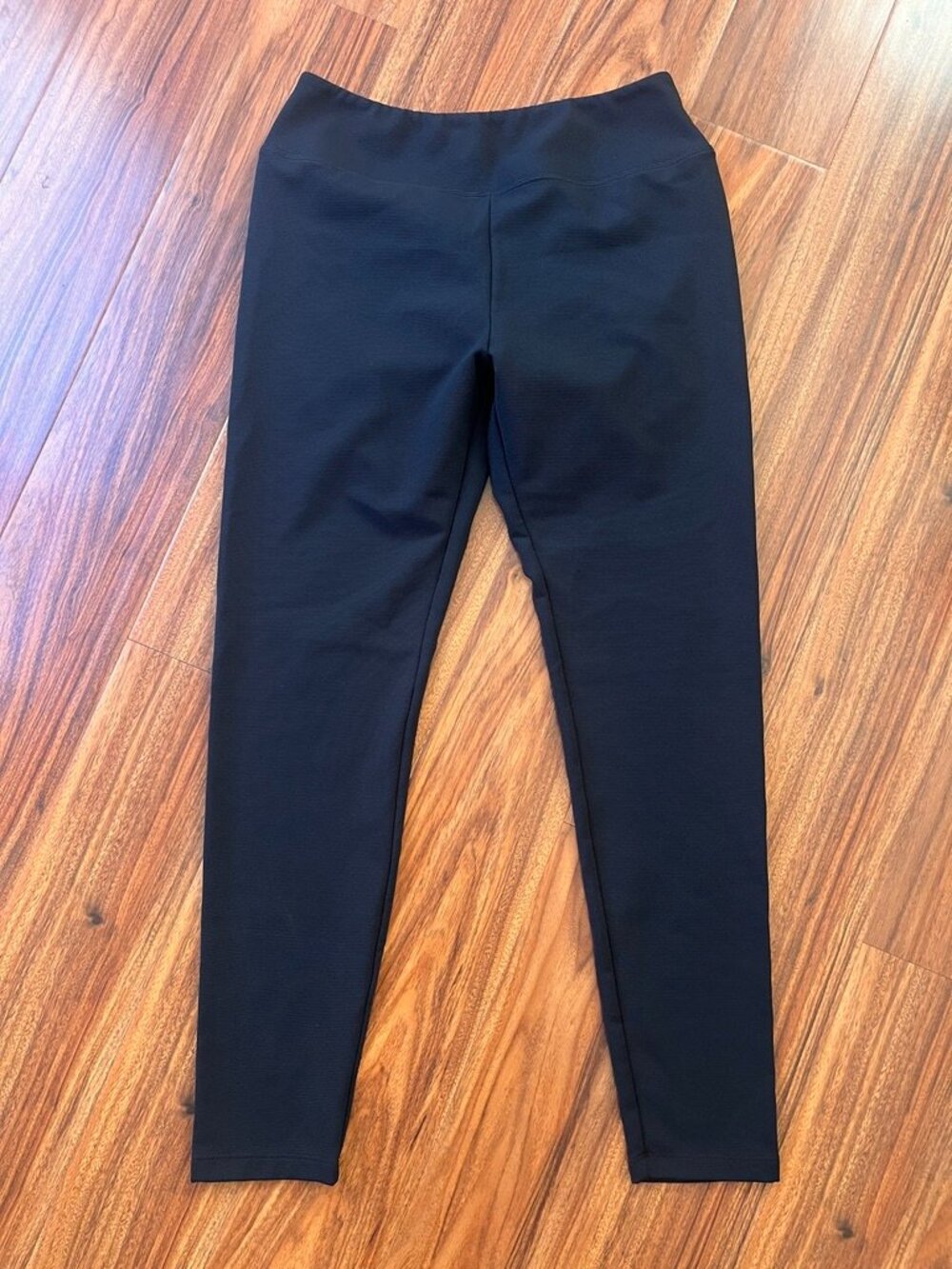 EUC Wander by Hottotties High-Rise Black Legging M